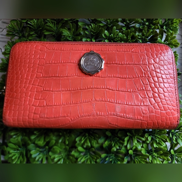 henri bendel Handbags - Henri Bendel Zippy Long Wallet Orange